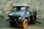 Dieser altersschwache Mercedes Unimog ist Anfang der Achtziger in Düsseldorf im Einsatz