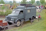 Ehemaliger Hanomag Mannschaftskraftwagen des THW in den Achtzigern am Flohmarkt Rheinaue Bonn