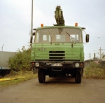 Dieser Tatra-Lkw steht im März 2003 am Bahnhof Bonn-Beuel auf der Laderape